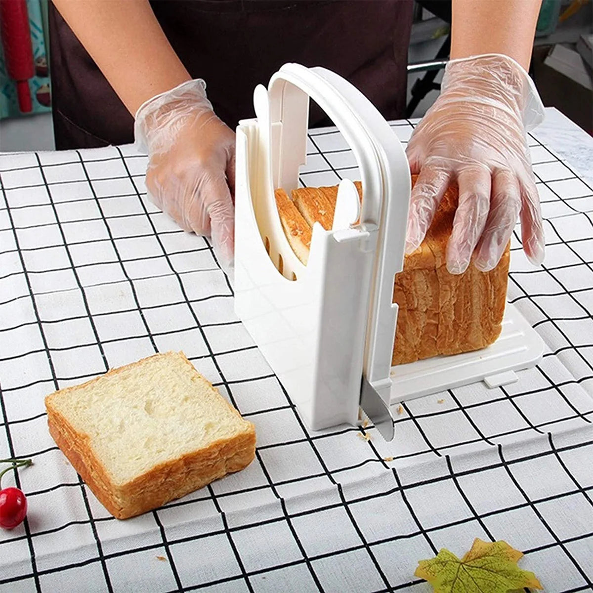 Brambleo Adjustable Folding Bread-Slicing Guide